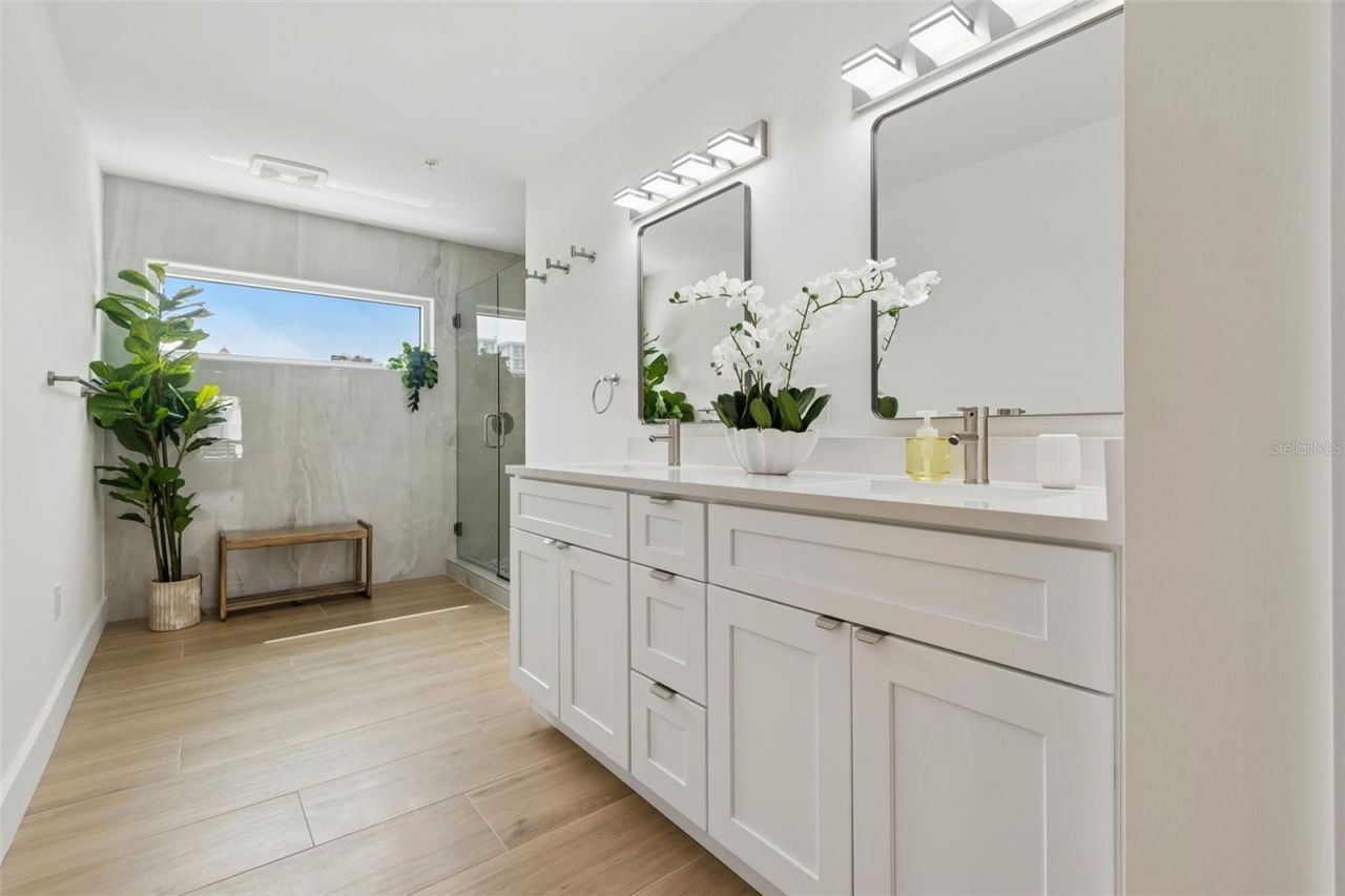 1343 4th Street, Unit 202, Sarasota, FL 34236 Photo