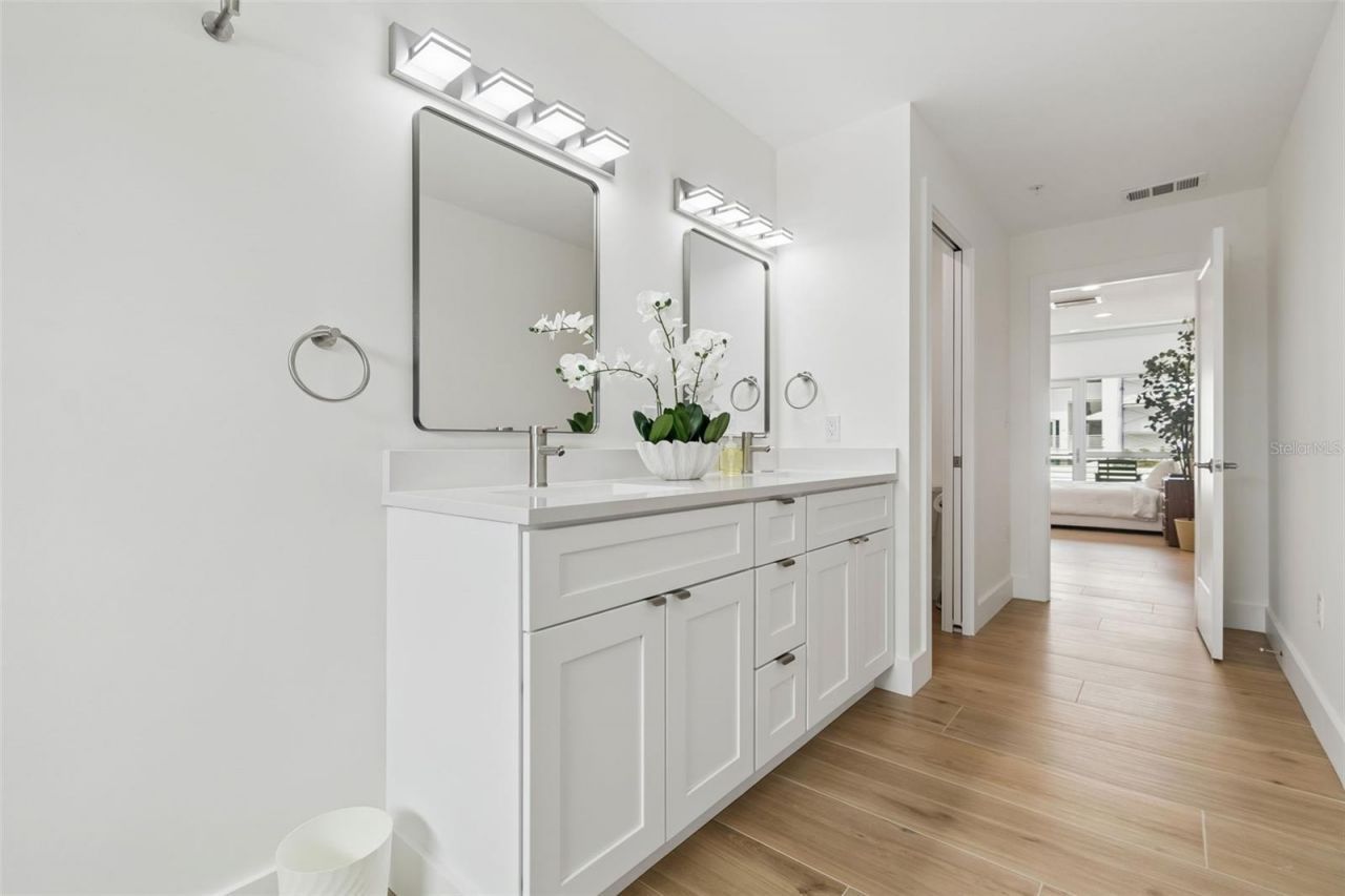 1343 4th Street, Unit 202, Sarasota, FL 34236 Photo