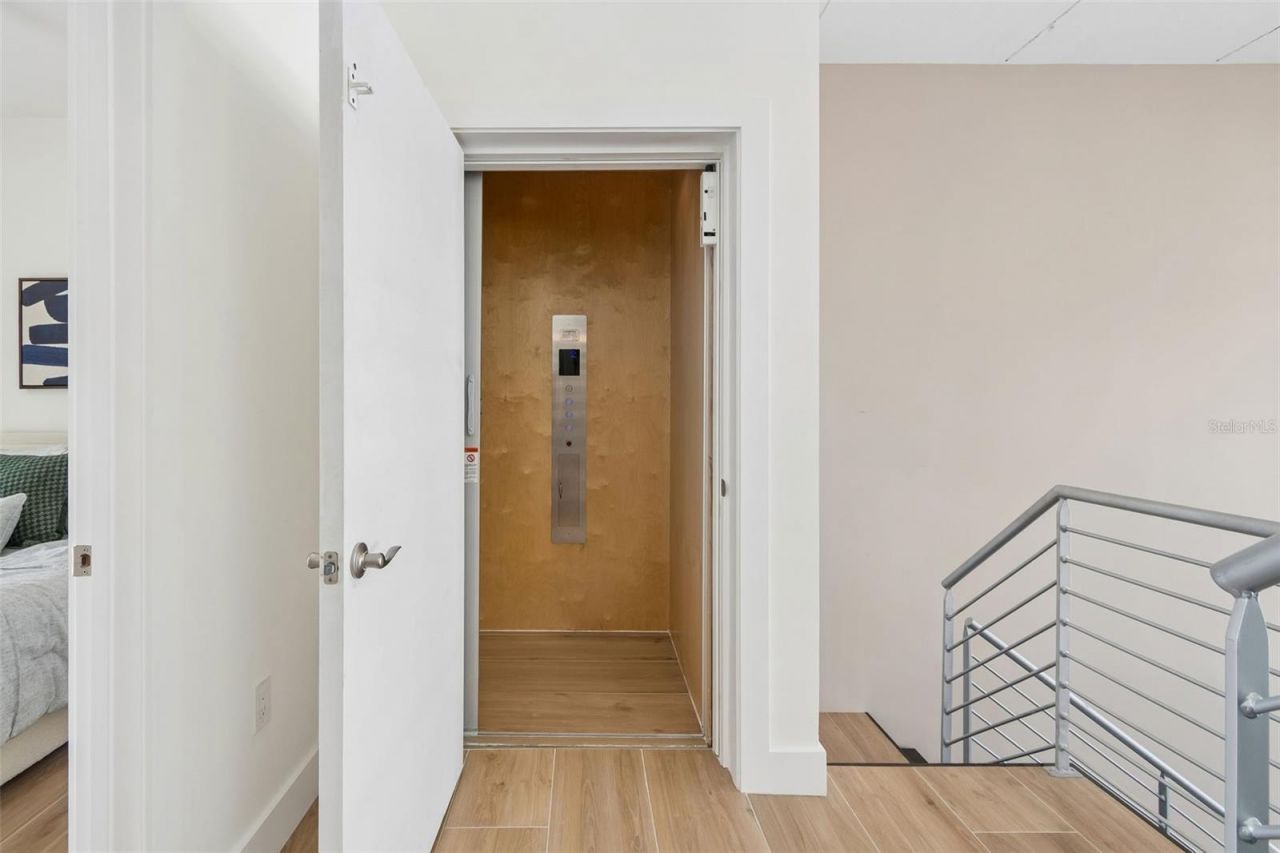 1343 4th Street, Unit 202, Sarasota, FL 34236 Photo