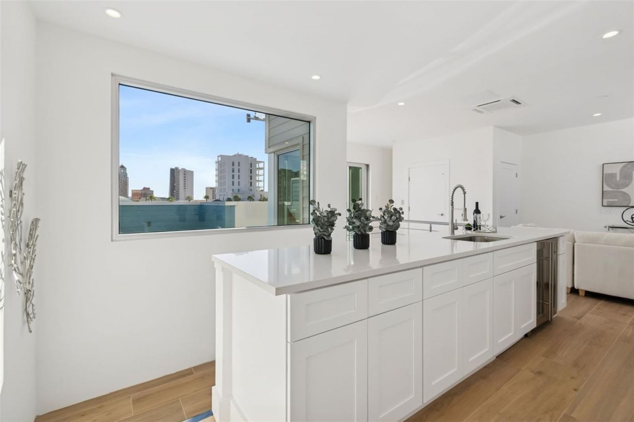 1343 4th Street, Unit 202, Sarasota, FL 34236 Photo