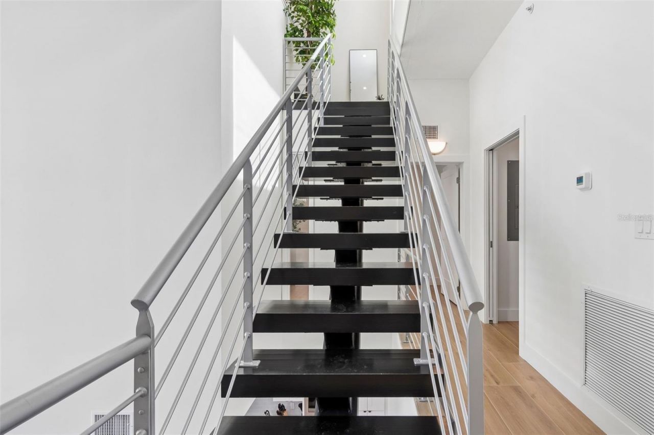 1343 4th Street, Unit 202, Sarasota, FL 34236 Photo