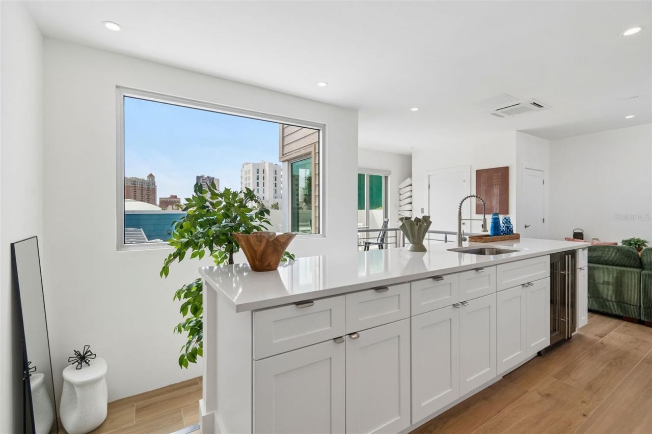 1343 4th Street, Unit 202, Sarasota, FL 34236 Photo