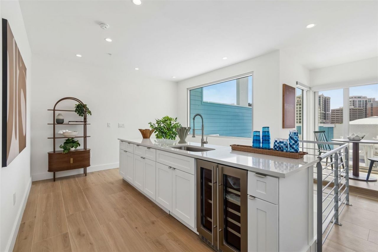 1343 4th Street, Unit 202, Sarasota, FL 34236 Photo