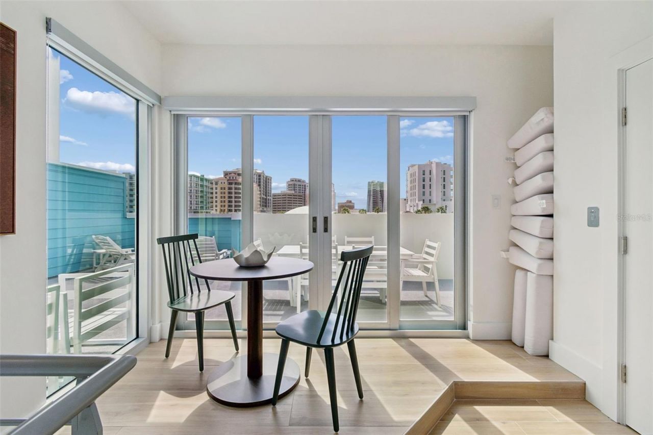 1343 4th Street, Unit 202, Sarasota, FL 34236 Photo