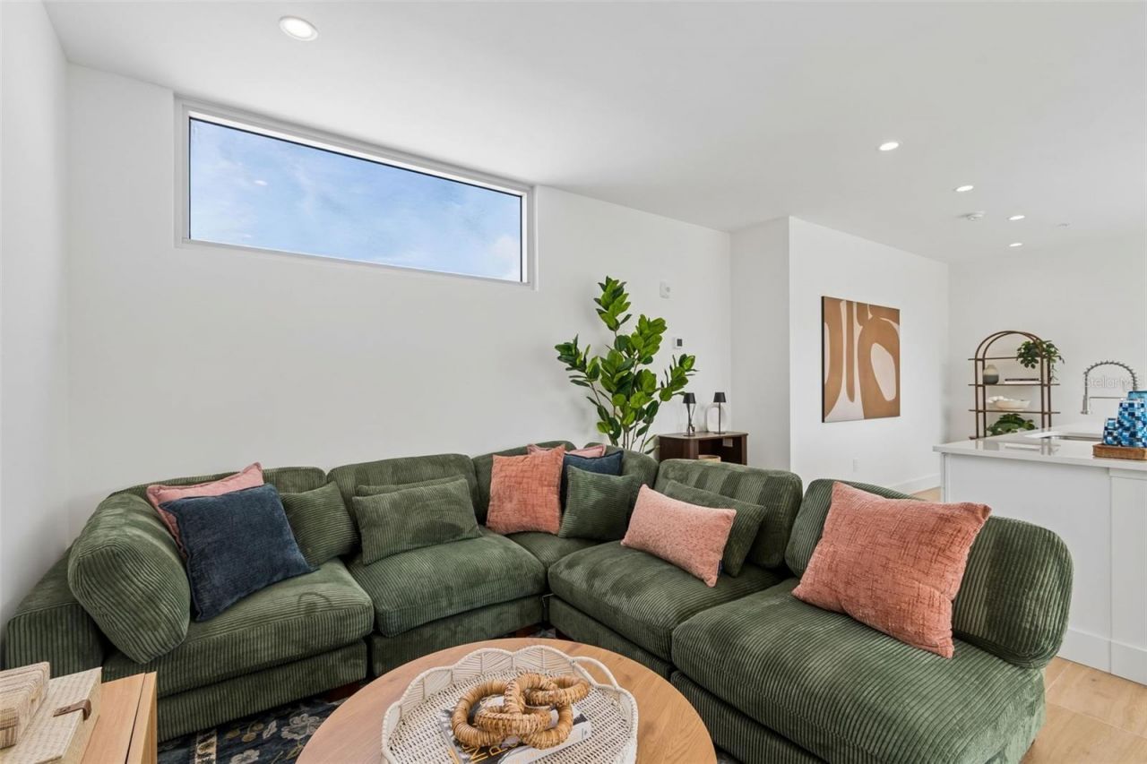 1343 4th Street, Unit 202, Sarasota, FL 34236 Photo