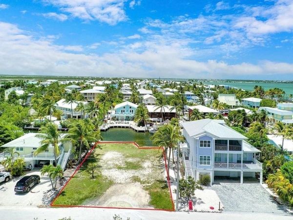 28525 Jolly Roger Dr, Little Torch Key, FL 33042