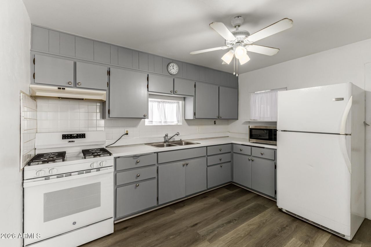 8920 N 10TH Street Phoenix, AZ 85020