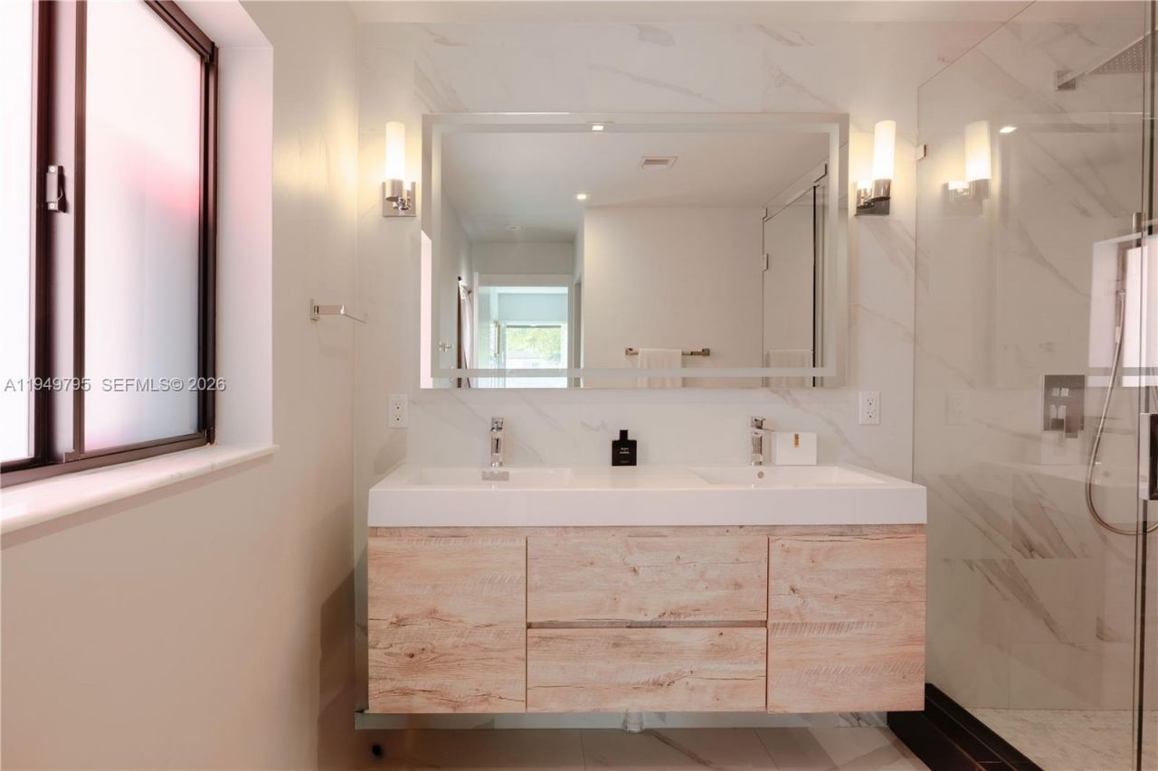 6201 SW 36th St , Miami, FL 33155 Photo