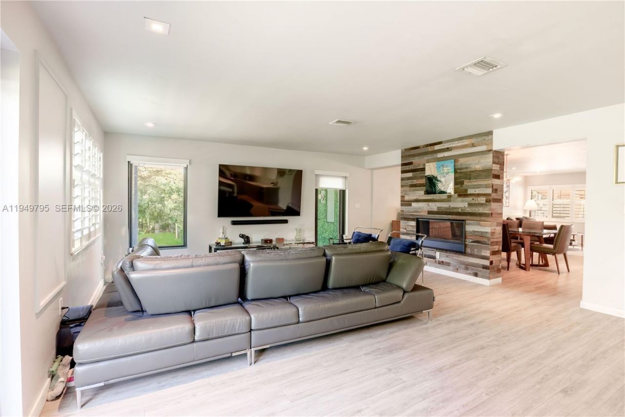 6201 SW 36th St , Miami, FL 33155 Photo