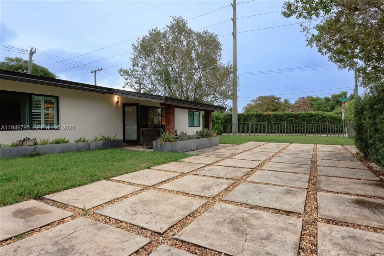 6201 SW 36th St , Miami, FL 33155 Photo