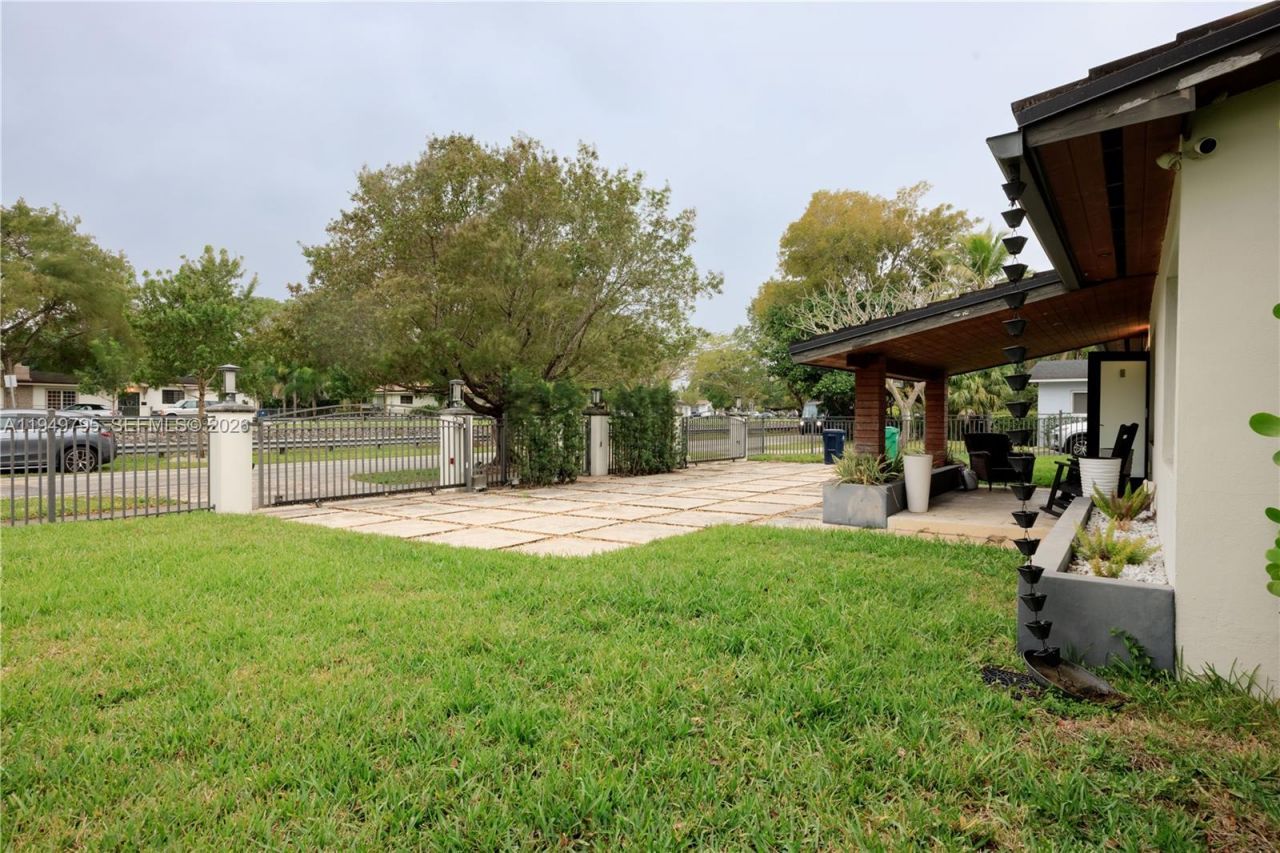 6201 SW 36th St , Miami, FL 33155 Photo