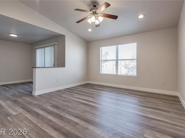 5055 W Hacienda Avenue, Unit 2122, Las Vegas, NV 89118