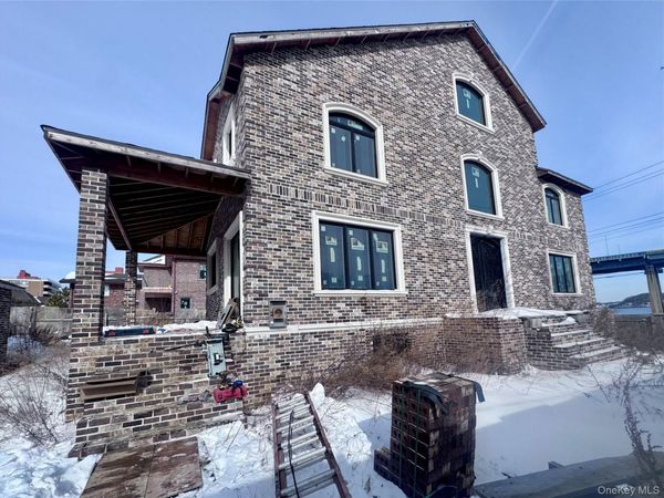 148-18 12 road, Beechhurst, NY 11357