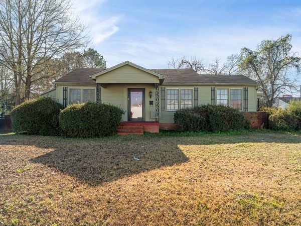 902 Court St., Waynesboro, MS 39367