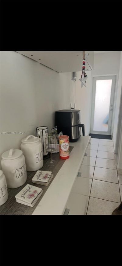 2160 Baydr, Unit 2-11, Miami Beach, FL 33141 Photo