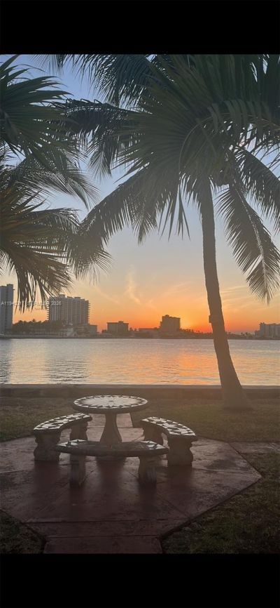 2160 Baydr, Unit 2-11, Miami Beach, FL 33141 Photo