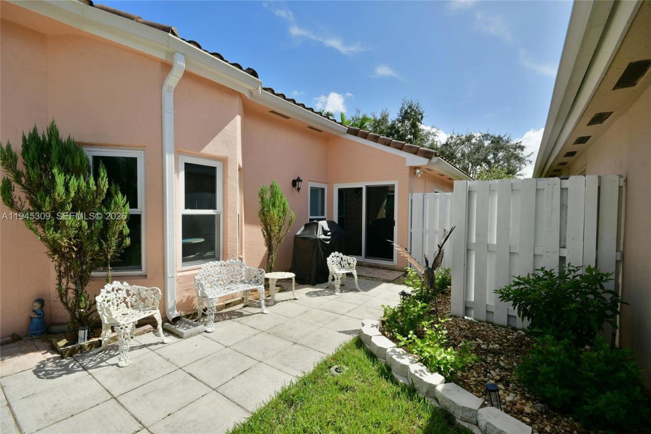 15311 SW 51st St, Miramar, FL 33027 Photo