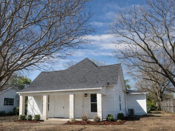 807 Kaufman Street, Waxahachie, TX 75165
