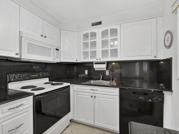 100 Sheffield E, West Palm Beach, FL 33417