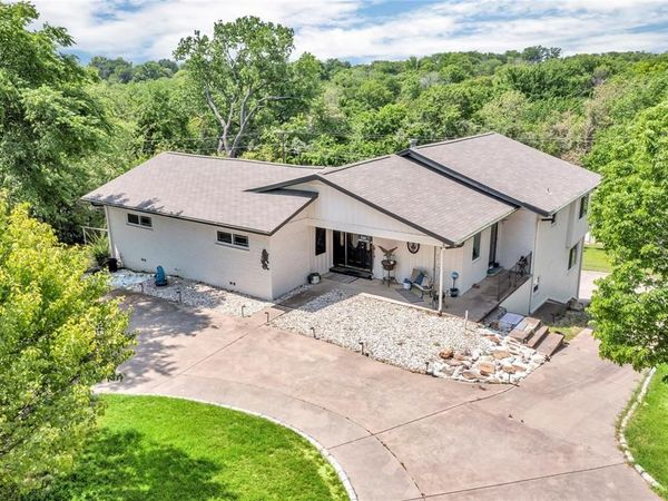 110 Vanshire Road W, Lakeside, TX 76108