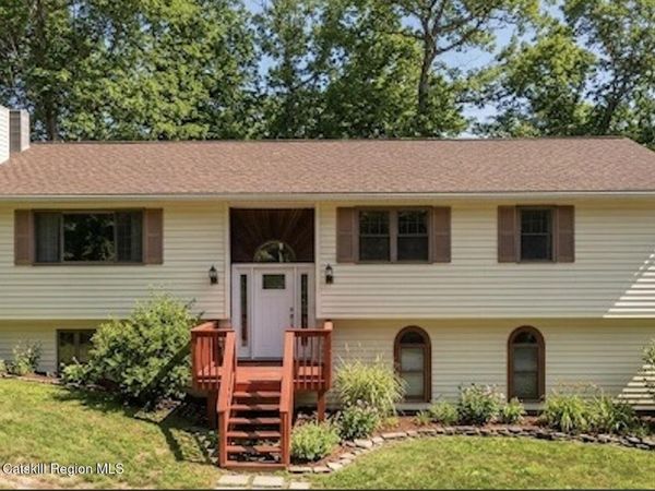 6586 Route 32, Cairo, NY 12413