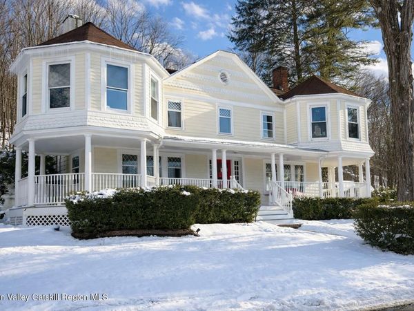 30 Old Post Road, Red Hook, NY 12571