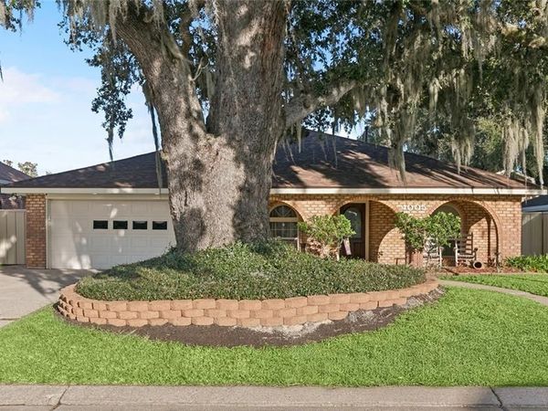 4005 FLAUBERT Drive, Marrero, LA 70072