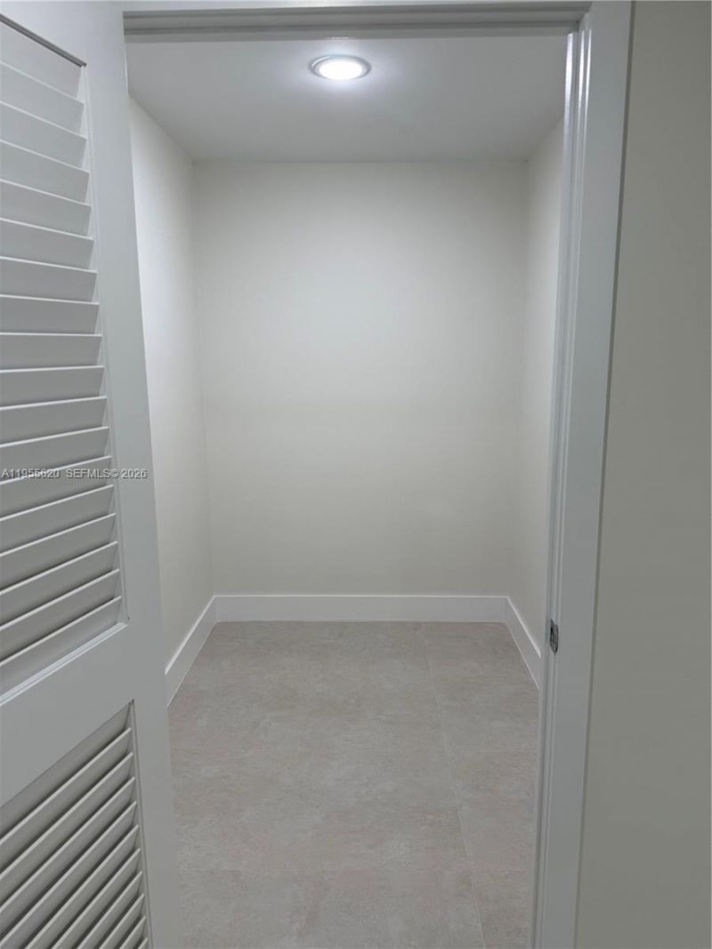 8005 Lake Dr , Unit 110, Doral, FL 33166 Photo