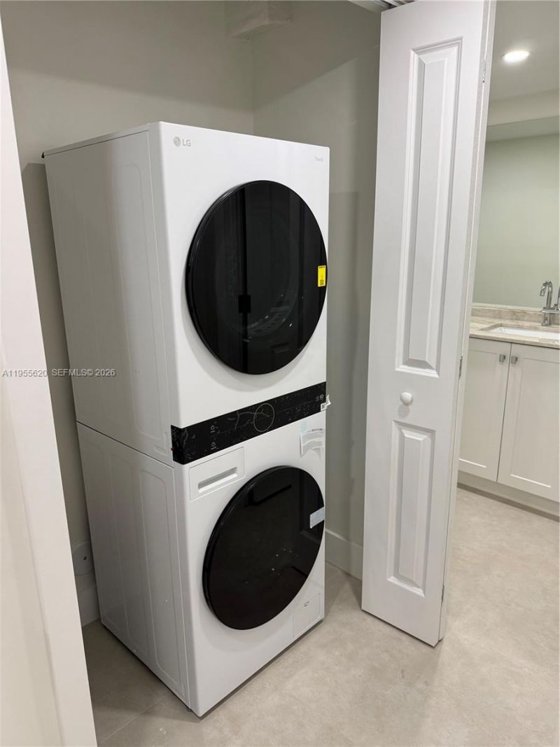 8005 Lake Dr , Unit 110, Doral, FL 33166 Photo