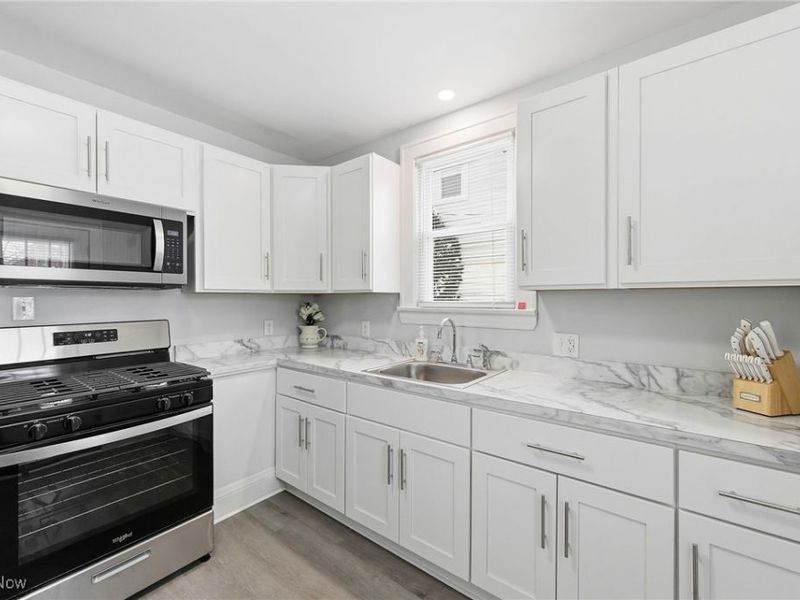 4385 W 48th Street, Cleveland, OH 44144 Photo 17