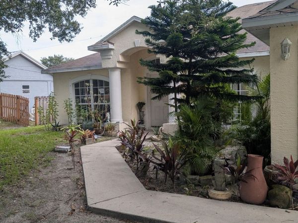 265 SE Twig Avenue, Port Saint Lucie, FL 34983