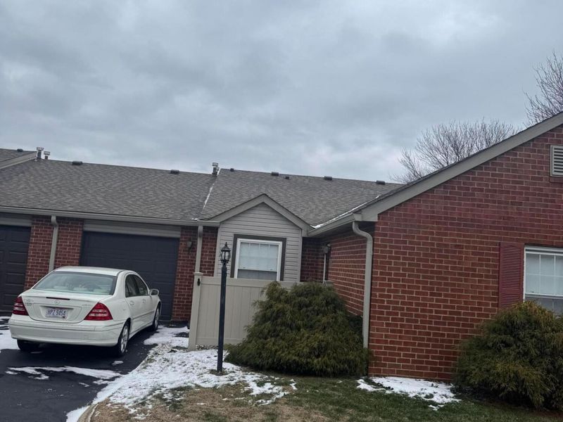 1174 Creekview Court, Unit 9-1174, Lancaster, OH 43130 Photo 2