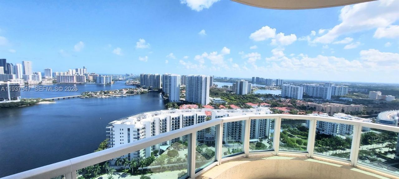 3330 NE 190th St, Unit MPH15, Aventura, FL 33180 Photo