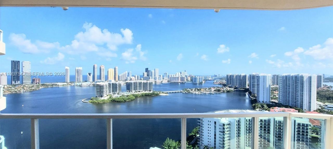 3330 NE 190th St, Unit MPH15, Aventura, FL 33180 Photo