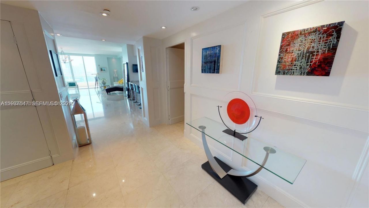 3330 NE 190th St, Unit MPH15, Aventura, FL 33180 Photo