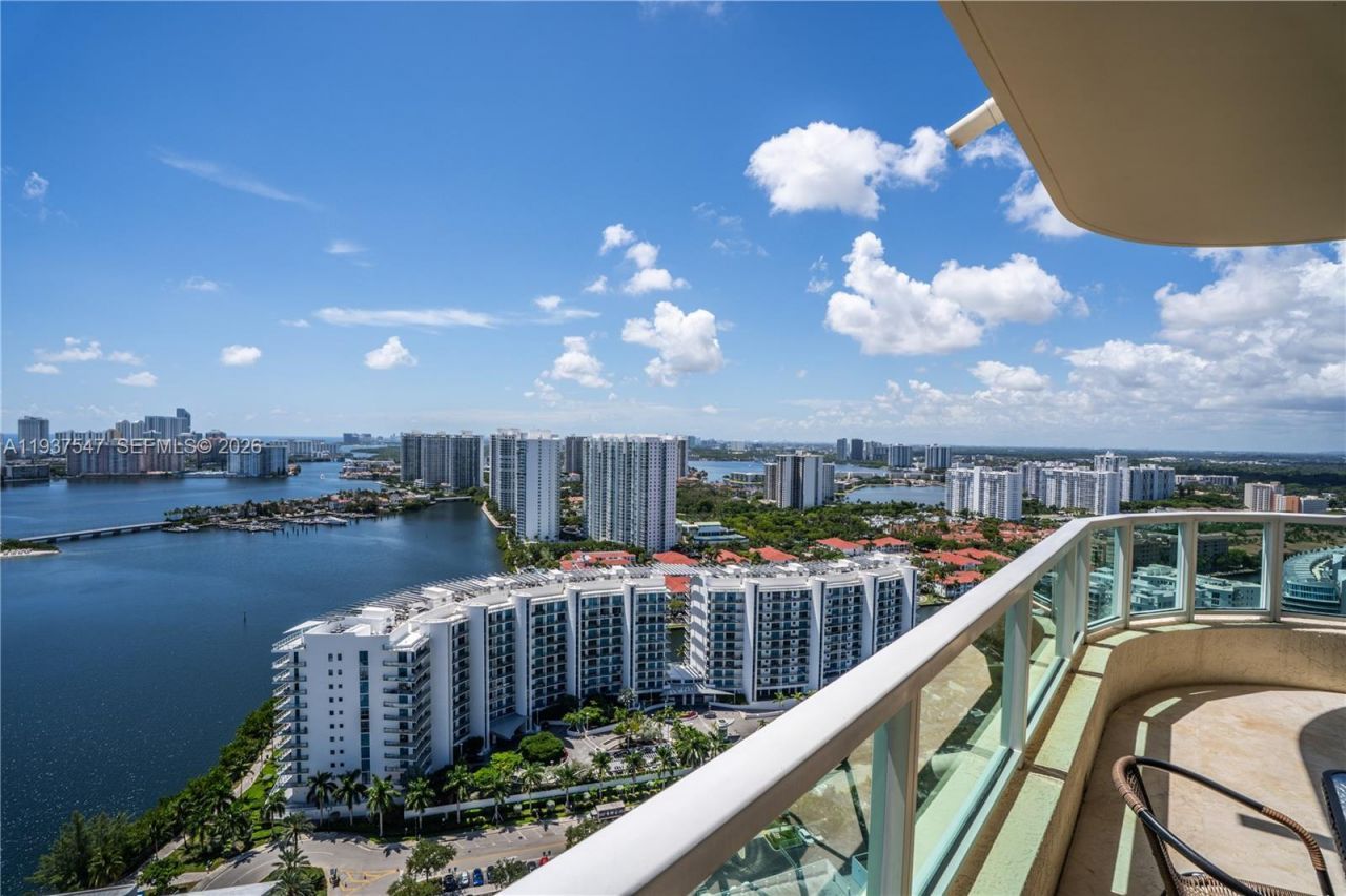 3330 NE 190th St, Unit MPH15, Aventura, FL 33180 Photo