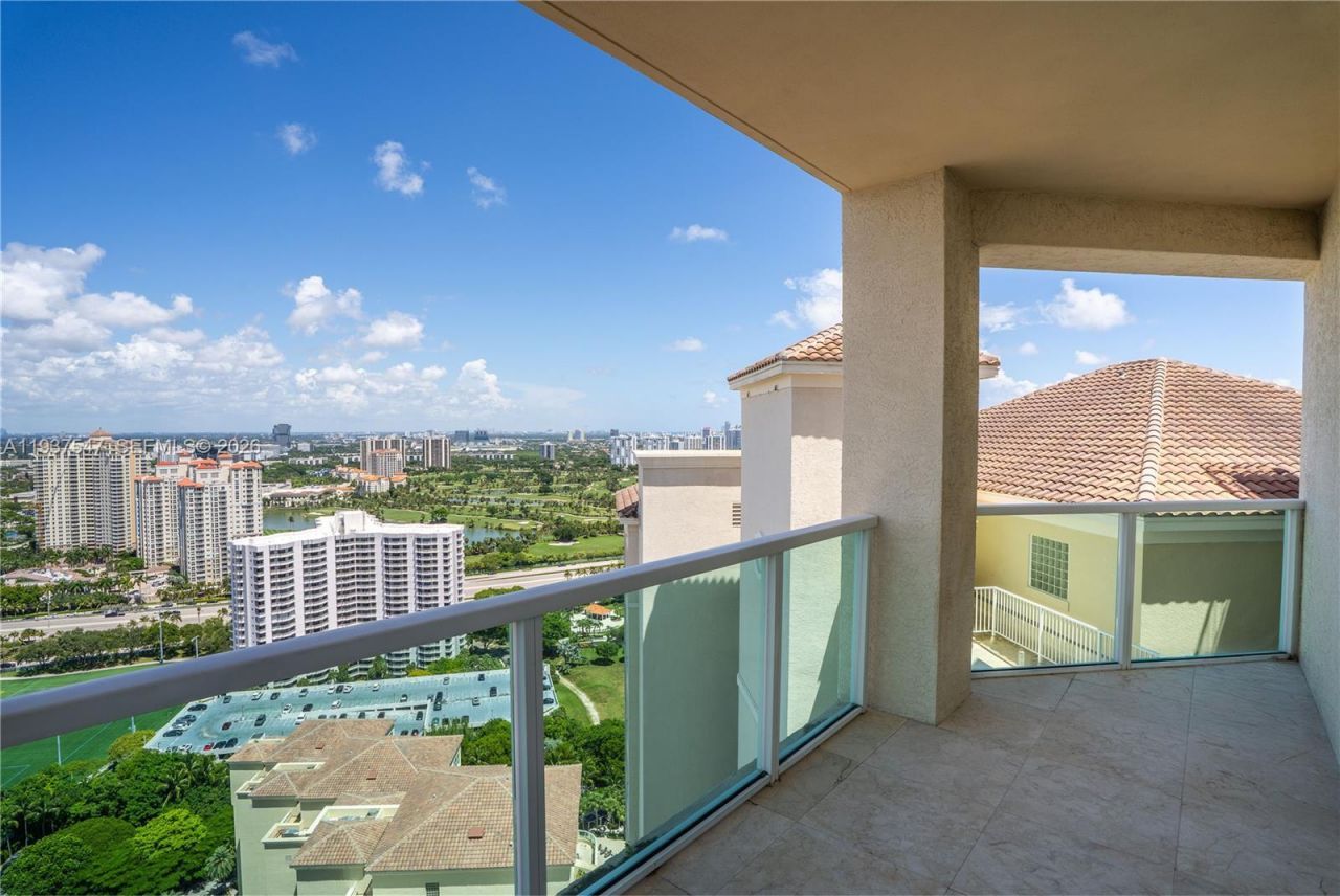 3330 NE 190th St, Unit MPH15, Aventura, FL 33180 Photo