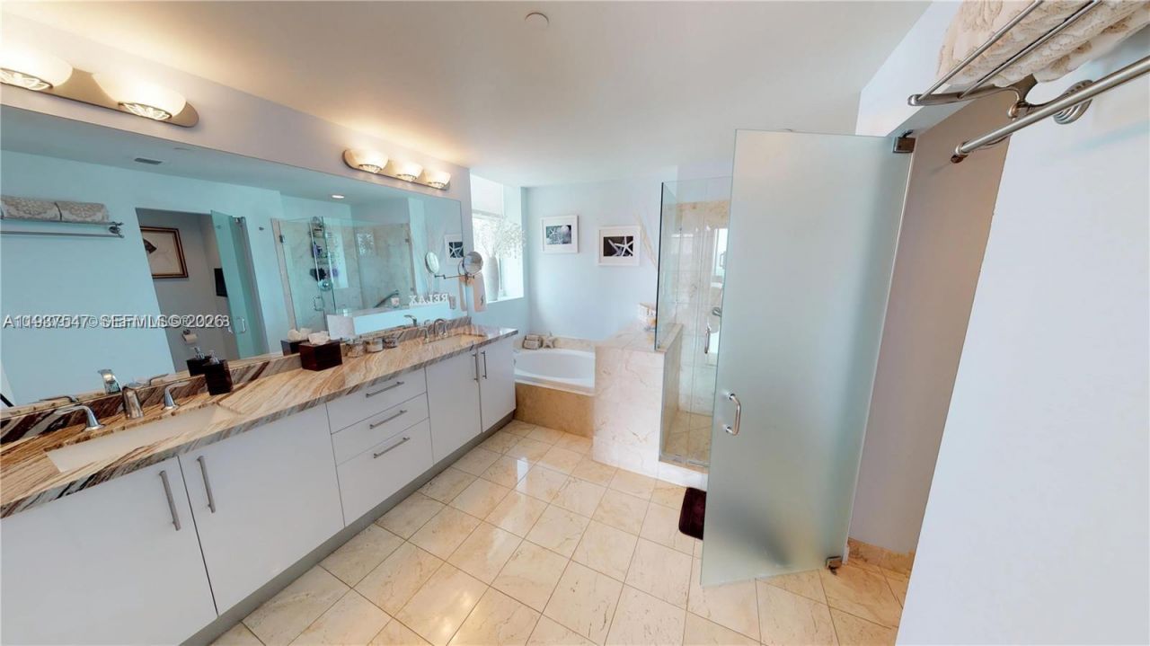 3330 NE 190th St, Unit MPH15, Aventura, FL 33180 Photo