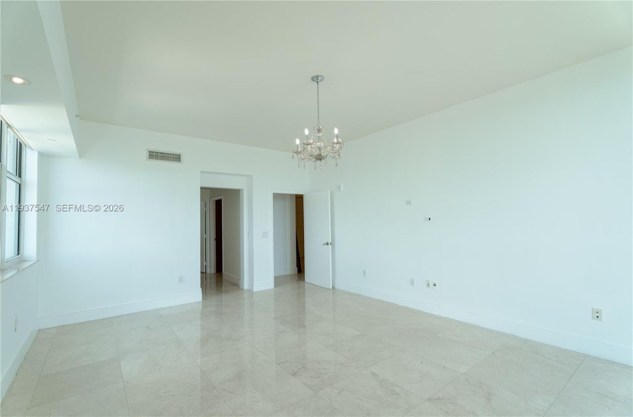 3330 NE 190th St, Unit MPH15, Aventura, FL 33180 Photo