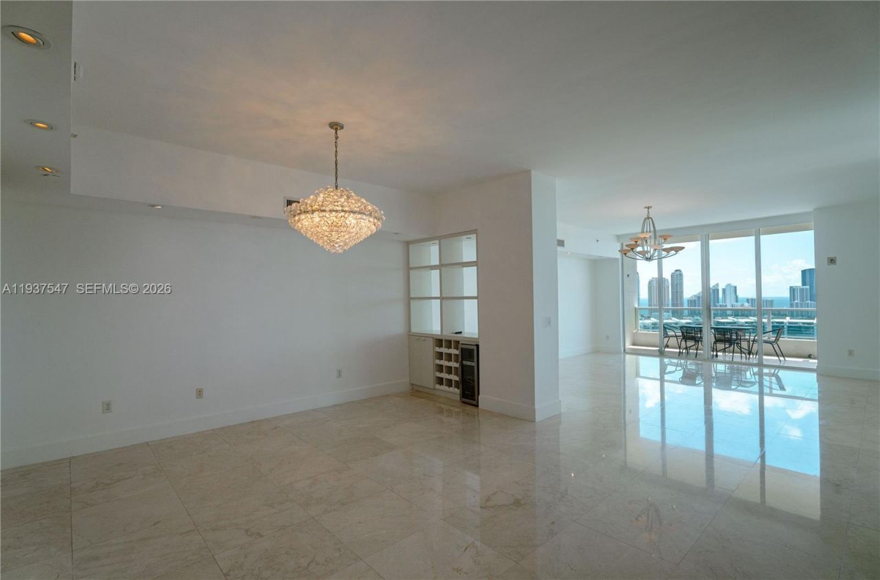 3330 NE 190th St, Unit MPH15, Aventura, FL 33180 Photo