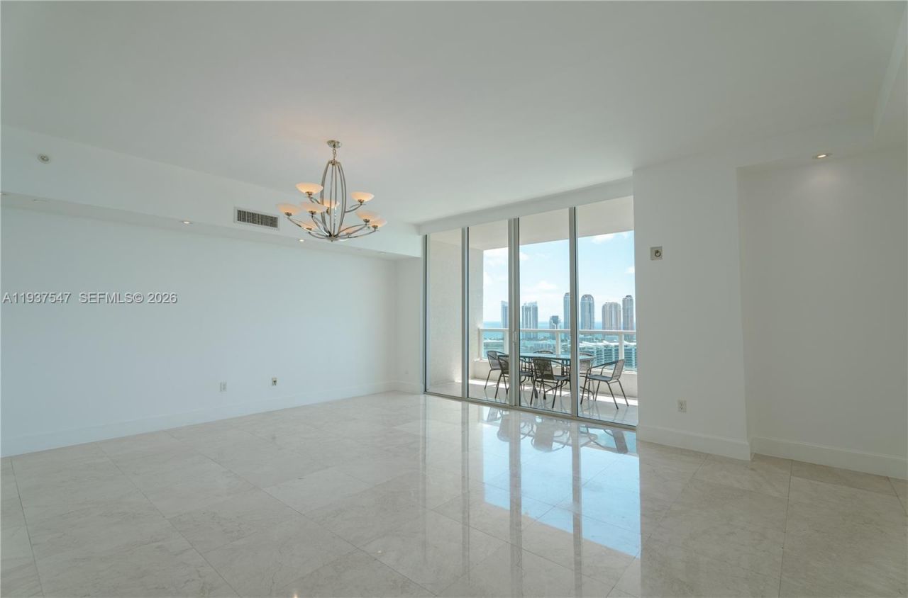 3330 NE 190th St, Unit MPH15, Aventura, FL 33180 Photo