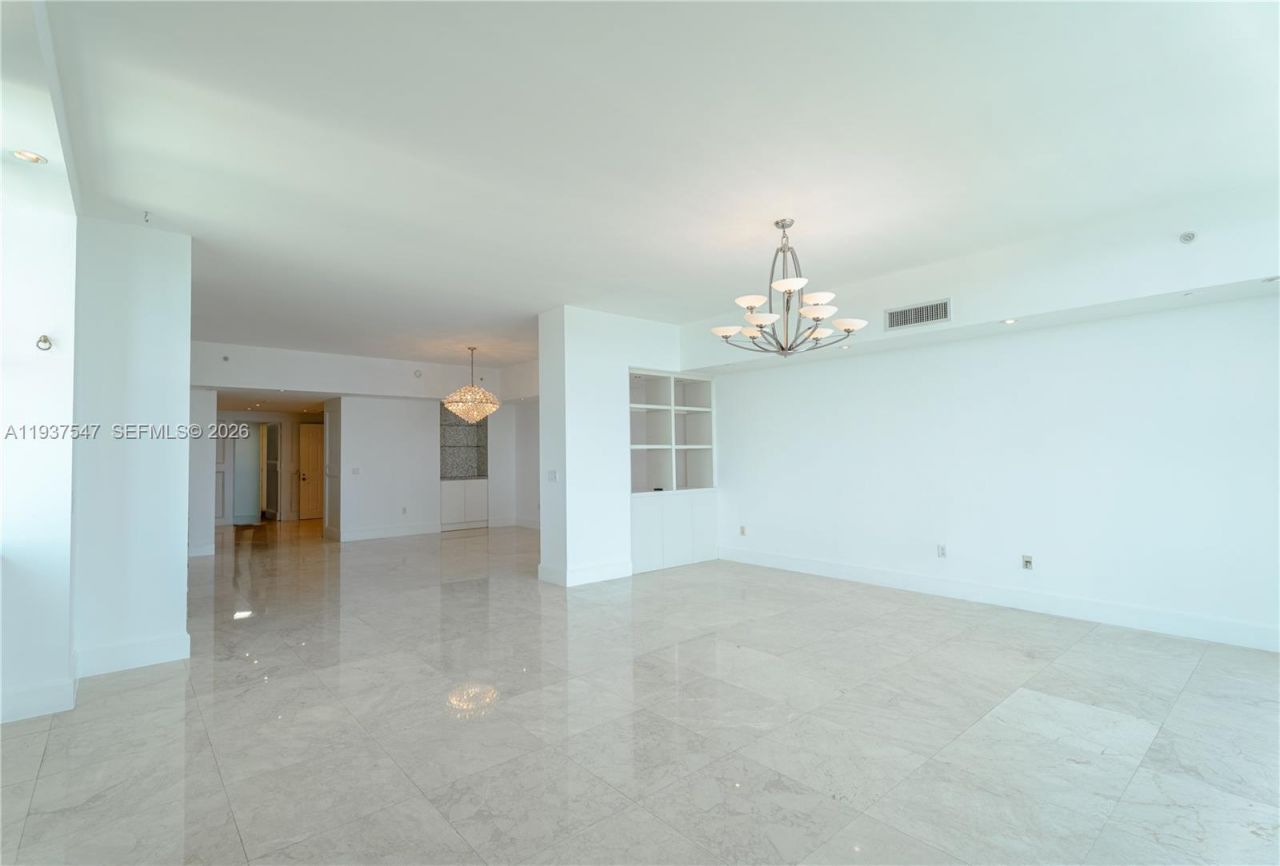 3330 NE 190th St, Unit MPH15, Aventura, FL 33180 Photo