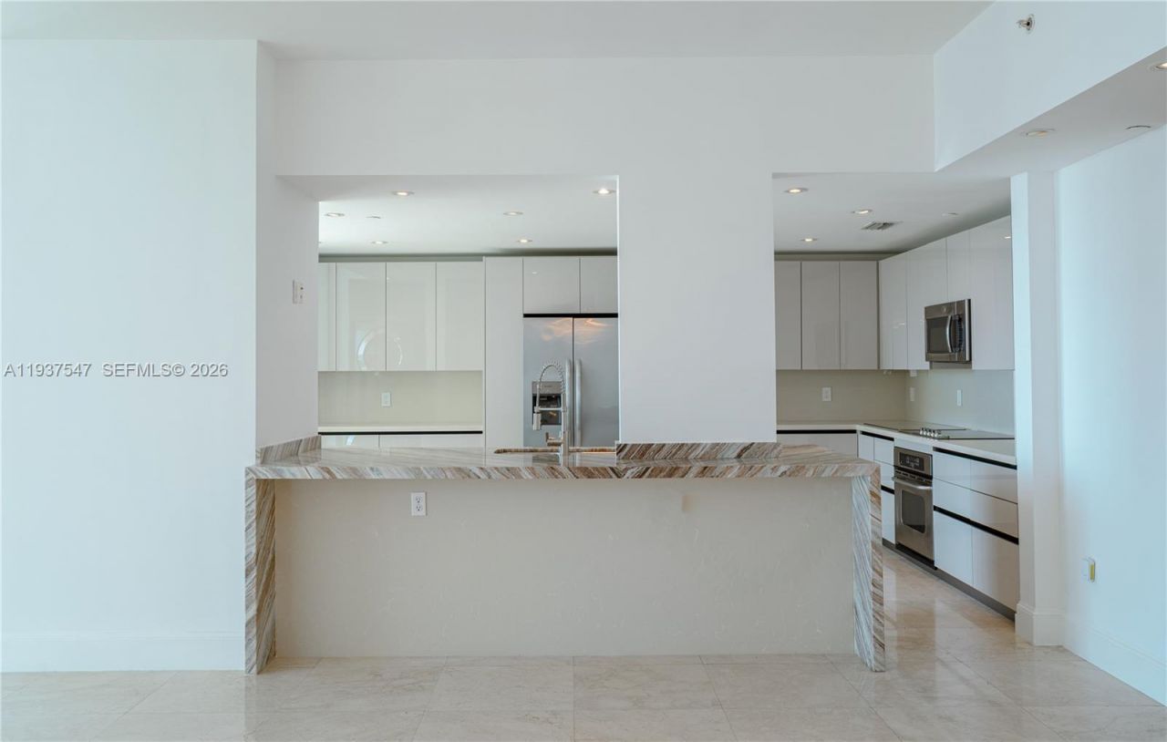 3330 NE 190th St, Unit MPH15, Aventura, FL 33180 Photo