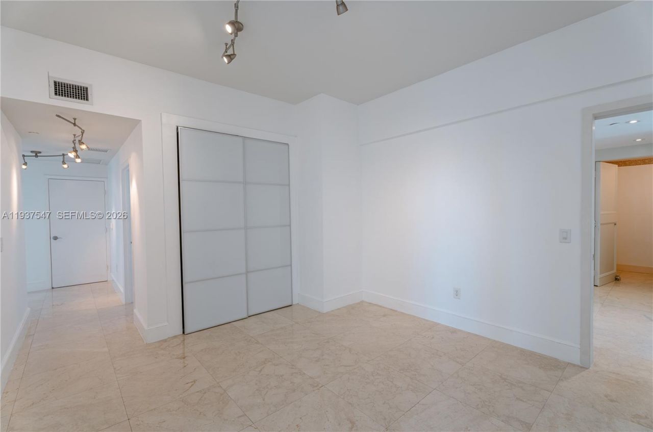 3330 NE 190th St, Unit MPH15, Aventura, FL 33180 Photo
