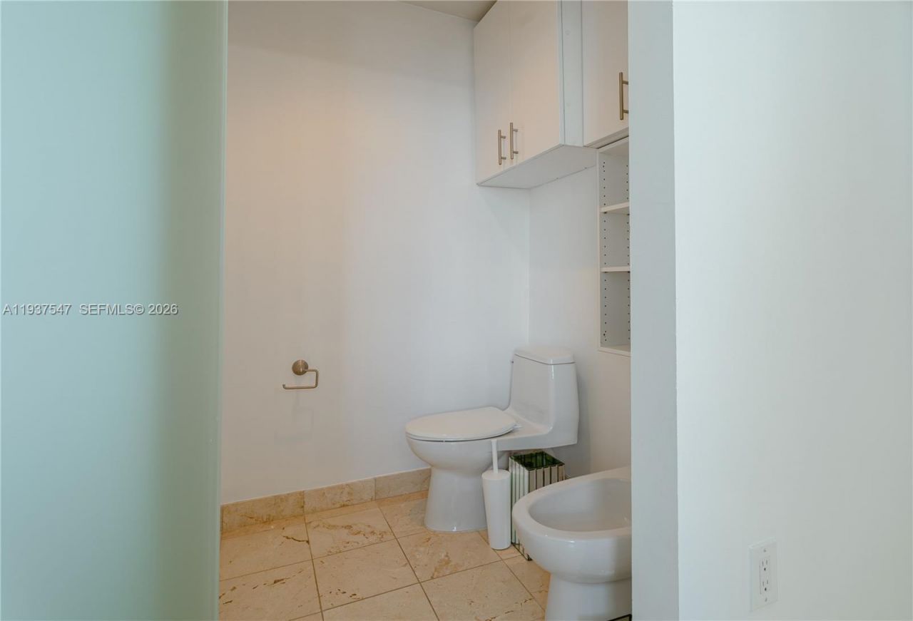 3330 NE 190th St, Unit MPH15, Aventura, FL 33180 Photo