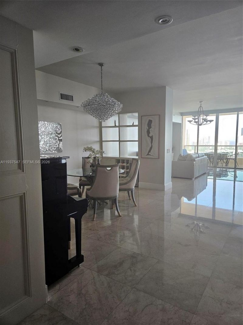 3330 NE 190th St, Unit MPH15, Aventura, FL 33180 Photo