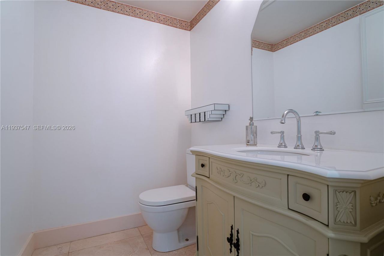 3330 NE 190th St, Unit MPH15, Aventura, FL 33180 Photo