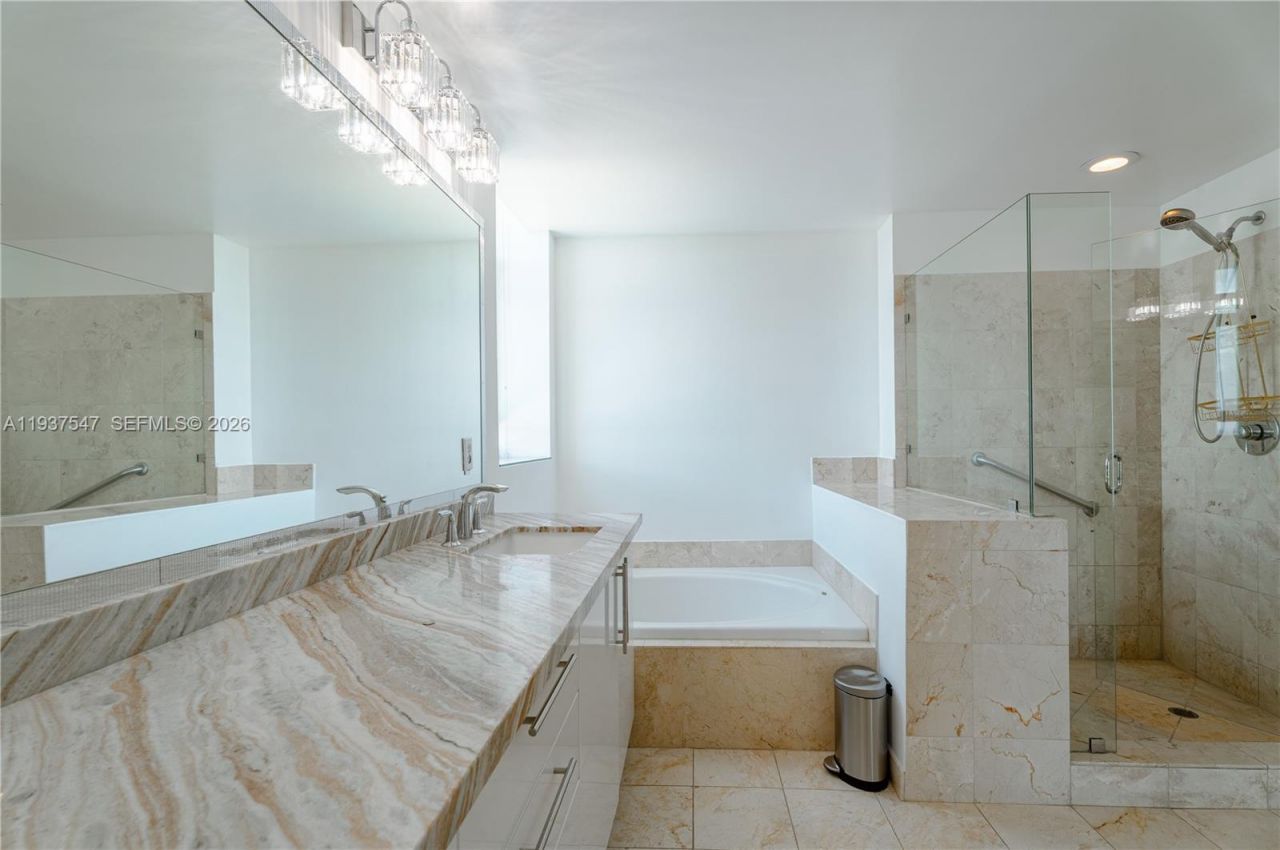 3330 NE 190th St, Unit MPH15, Aventura, FL 33180 Photo