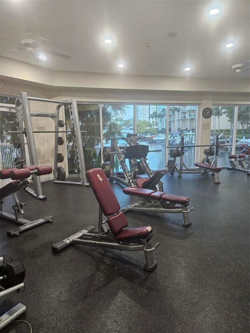 3330 NE 190th St, Unit MPH15, Aventura, FL 33180 Photo