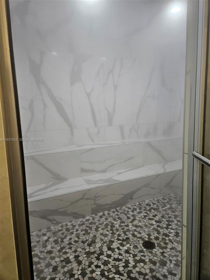 3330 NE 190th St, Unit MPH15, Aventura, FL 33180 Photo